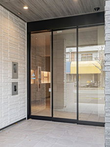 サウザンド和泉のエントランス|毎日通るエントランスはこのようになっています