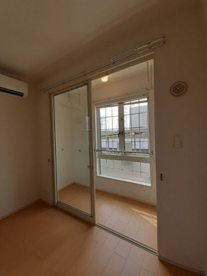 【バルコニー】 | ラフレシール尾山Ⅲ | 外からの目が気にならないバルコニーで洗濯物が干せます