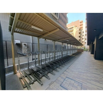 【その他共用部分】 | Splendide NAMBAⅢ | 駐輪場です。