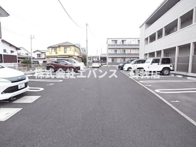 【駐車場】 | ウィングガーデンA棟 | 駐車スペースもあります