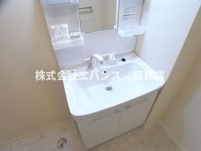 【洗面所】 | ウィングガーデンA棟 | 忙しい朝には欠かせない洗面所です