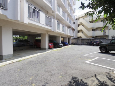 【駐車場】 | グリーンパークみその | 敷地内平置き（一部屋根付き）