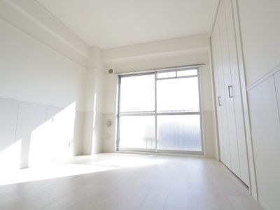 【洋室】 | グリーンパークみその | 東側洋室