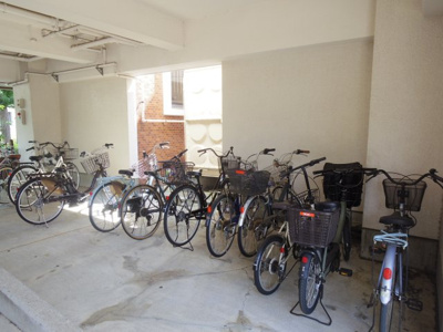 【駐車場】 | グリーンパークみその | 屋根付き自転車置場
