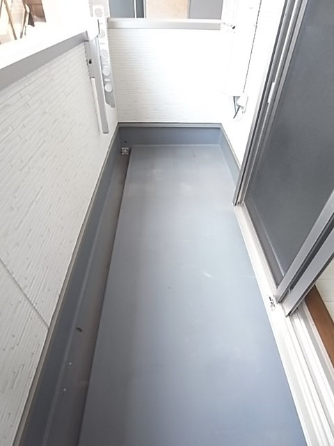 CROUD甲子園里中町のバルコニー