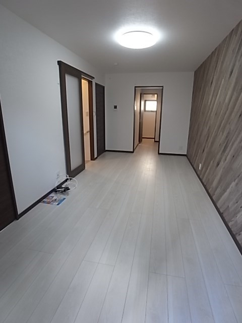 CROUD甲子園里中町の洋室