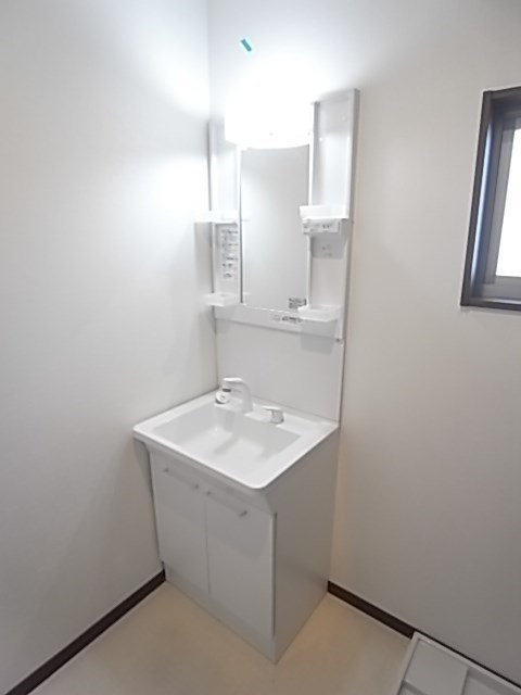 CROUD甲子園里中町の洗面所