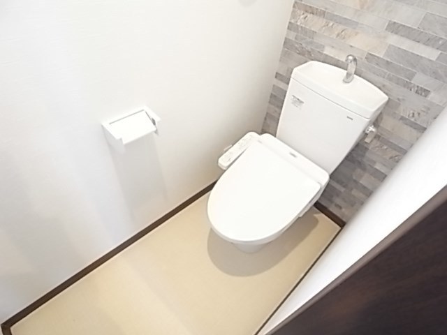 CROUD甲子園里中町のトイレ