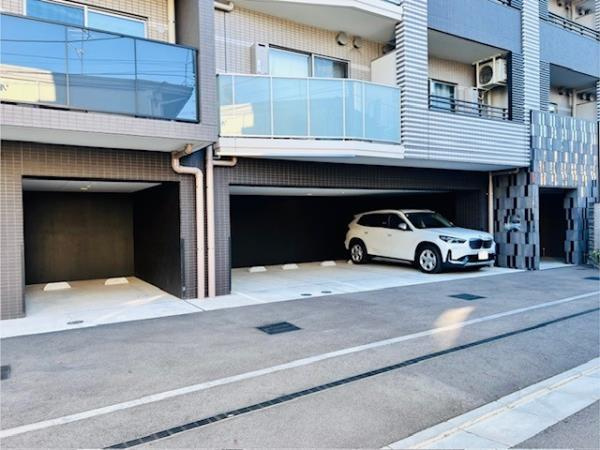 ＣＯＣＯ－ＣＨＩＬＬ　ＫＡＭＥＡＲＩの駐車場