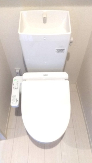 アナシエ南篠崎町Ⅱのトイレ|ウォシュレット付きです。