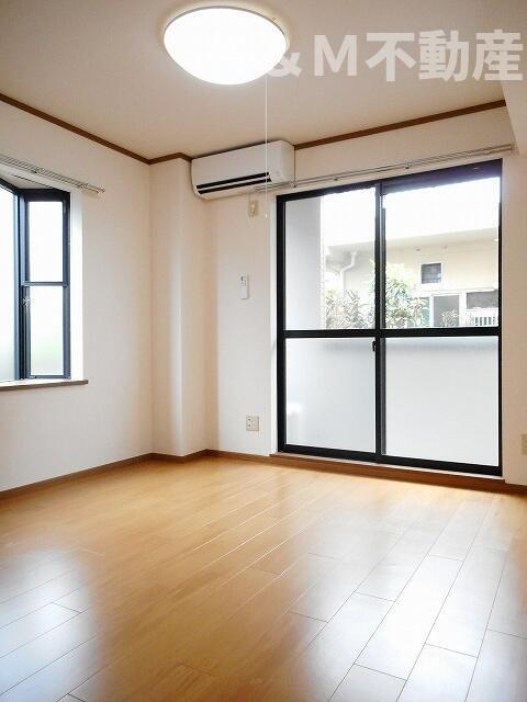 リュエルの居間・リビング|ゆったり過ごせる居間です