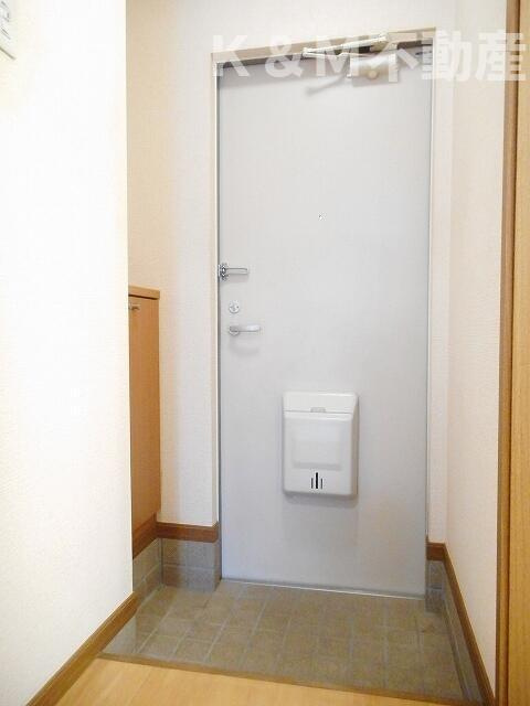 リュエルの玄関|収納もある玄関です