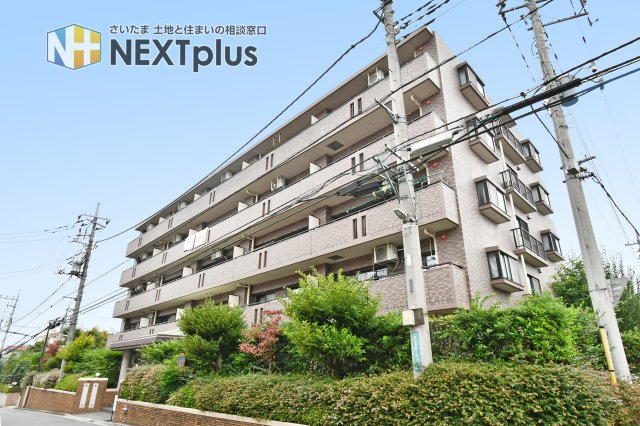 コスモ与野ヒルズの外観|JR京浜東北線『与野』駅、JR埼京線『与野本町』駅まで徒歩12分の立地。2路線利用可能で通勤通学に便利です。小学校徒歩10分圏内でお子様の通学も安心◎周辺にはスーパー、公園等があり暮らしやすい住環境。