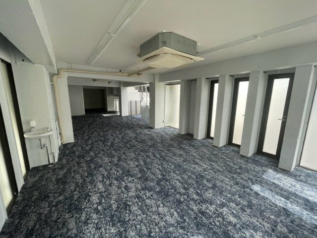 イーストガーデン ポプラ館の駐車場