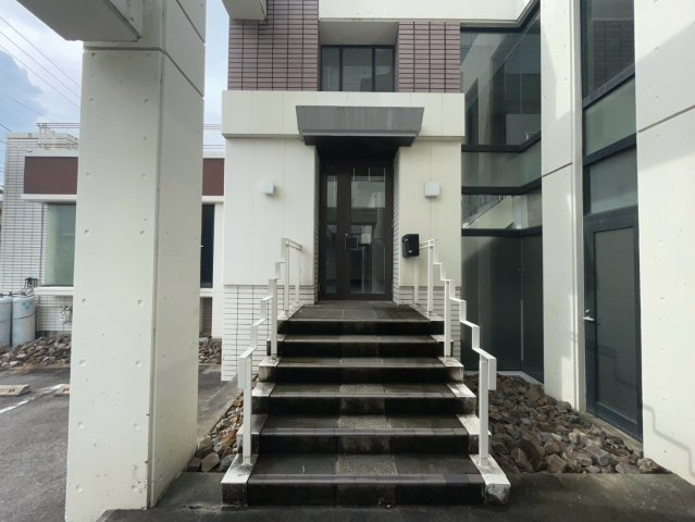 イーストガーデン ポプラ館のエントランス