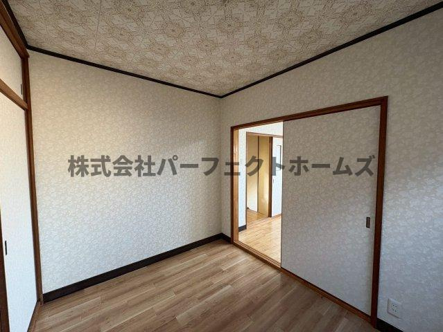 枚方市藤田町戸建　賃貸の居間・リビング|ゆったりとしたリビングです