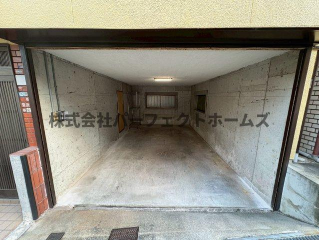 枚方市藤田町戸建　賃貸の駐車場|幅2600　奥行5100　高1850