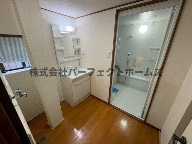 枚方市藤田町戸建　賃貸の洗面所|使いやすい洗面所です