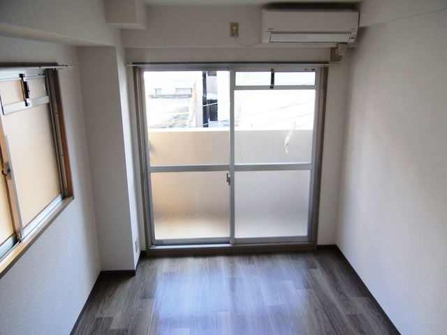 プラシード六甲の居間・リビング