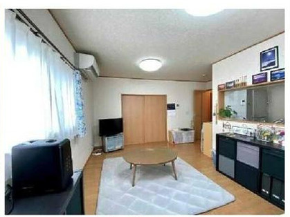 富士見市羽沢１丁目の中古一戸建の居間・リビング|家族団らんの時間も増えそうなくつろぎのＬＤＫ