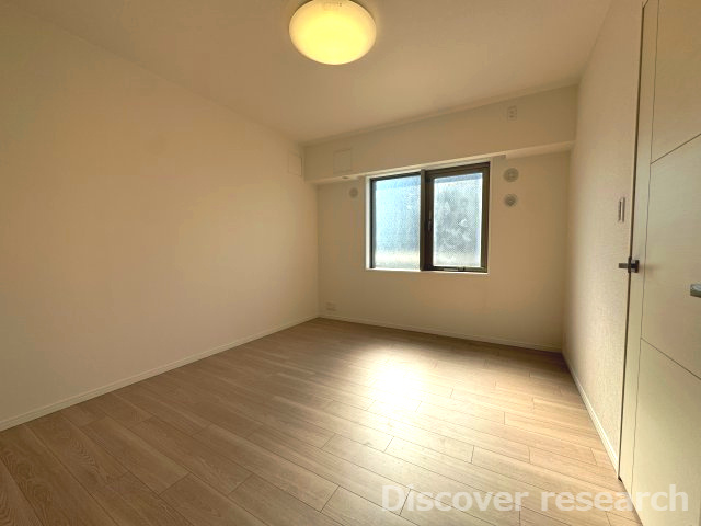 ルネ ファンタグラーレ府中是政の洋室