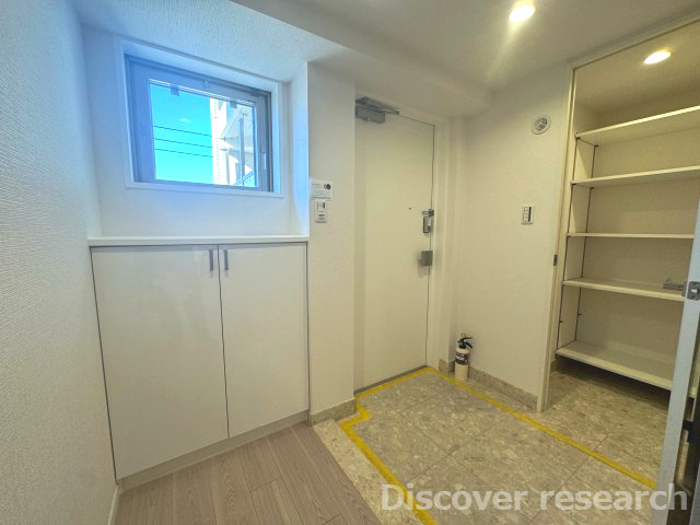 ルネ ファンタグラーレ府中是政の玄関