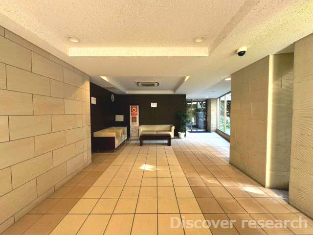 ルネ ファンタグラーレ府中是政のエントランス