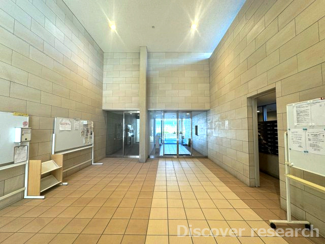 ルネ ファンタグラーレ府中是政のエントランス