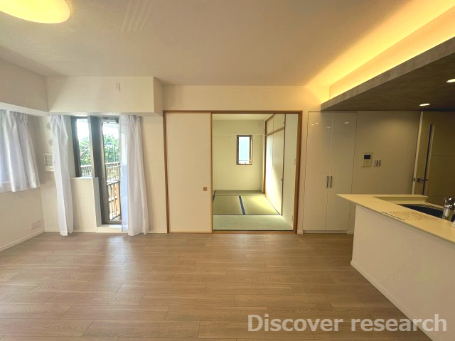 ルネ ファンタグラーレ府中是政の居間・リビング|【LDK（約15.8帖）】