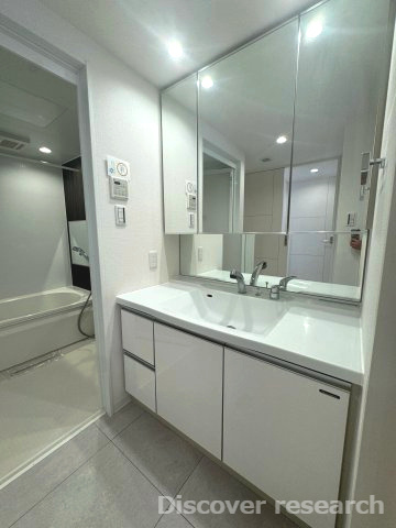 ルネ ファンタグラーレ府中是政の独立洗面台