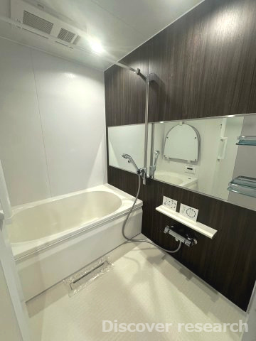 ルネ ファンタグラーレ府中是政の浴室