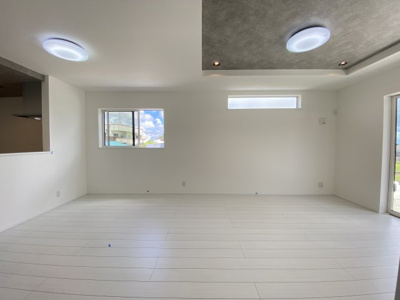 【居間・リビング】 | 八重瀬町東風平Ⅲ（全2棟） | ※同施工会社写真です　