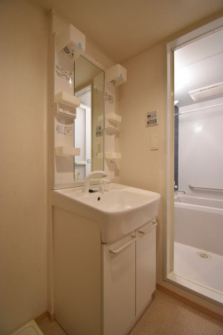 サル ドゥ セジュールの洗面所