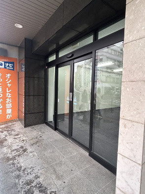 オクターブ博多駅前ビルのエントランス