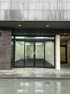 オクターブ博多駅前ビルのエントランス