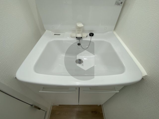栗山マンションの独立洗面台