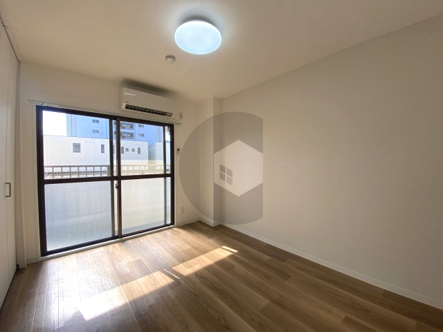 栗山マンションの居間・リビング