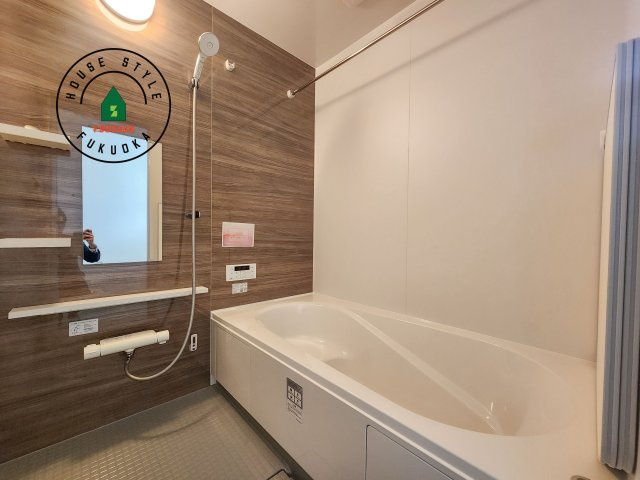 筑紫野市針摺南1丁目第1-1棟(1号棟)の浴室|1日の疲れを癒してくれる広々バスルーム。雨の日のお洗濯にも大活躍な浴室乾燥機付です！