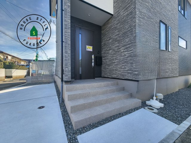 筑紫野市針摺南1丁目第1-1棟(1号棟)の玄関|おでかけの時も帰った時も、「我が家」を最初に感じでもらえる素敵な空間に。