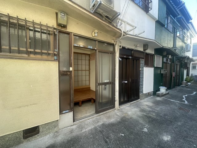 東垂水2丁目連棟戸建のエントランス