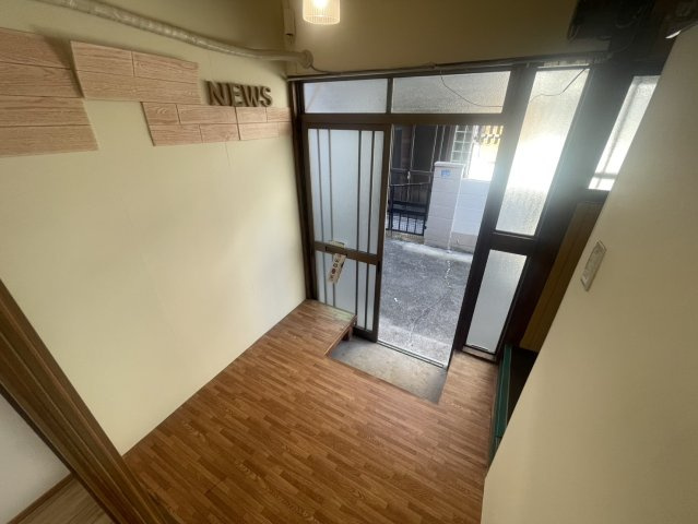 東垂水2丁目連棟戸建の玄関