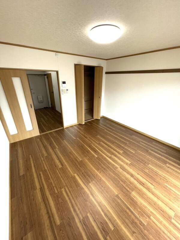 ヴィラ・フィオーレの寝室|別部屋の参考写真です。