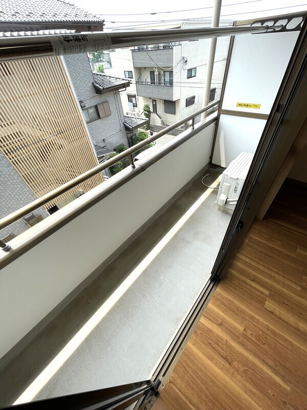 ヴィラ・フィオーレのバルコニー|別部屋の参考写真です。