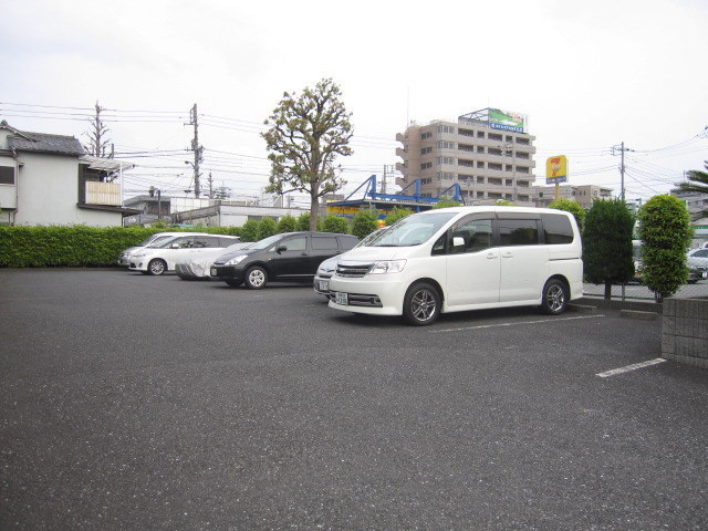 ロイヤルクレストの駐車場|★敷地内駐車場★