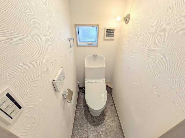 八王子市　楢原町　新築一戸建てのトイレ|～暖房温水洗浄機能付きトイレ　冬場は特に嬉しい機能ですね～