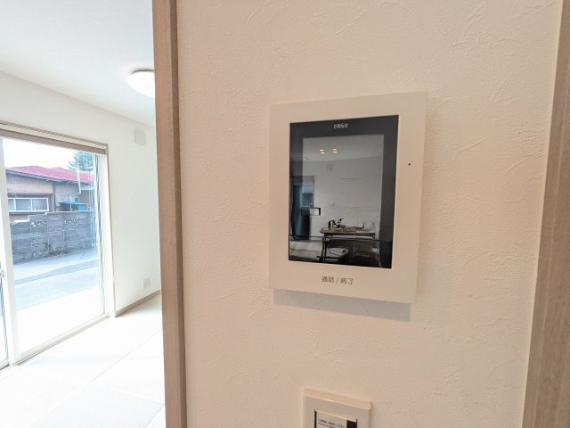 八王子市　楢原町　新築一戸建てのセキュリティ|～TVモニター付インターホン　訪問者の確認に便利です～