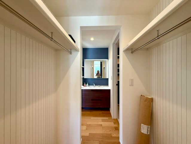 吾川郡いの町　新築一戸建ての玄関|ファミリークローゼットから洗面室へ直接アクセスできる便利な動線設計