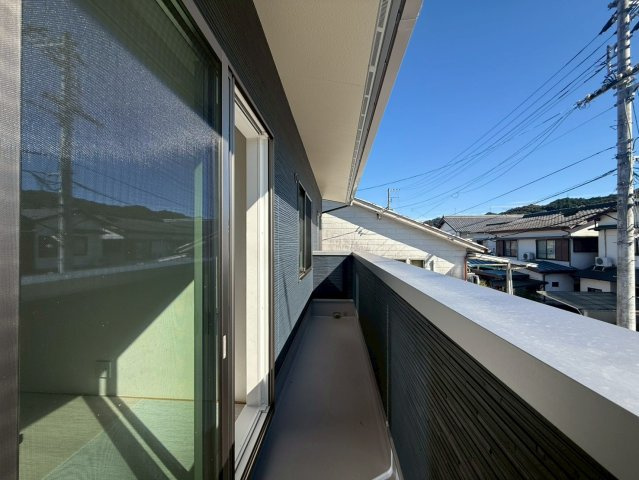 吾川郡いの町　新築一戸建てのバルコニー|陽当たりと風通しが良く、洗濯物がよく乾く快適なバルコニー