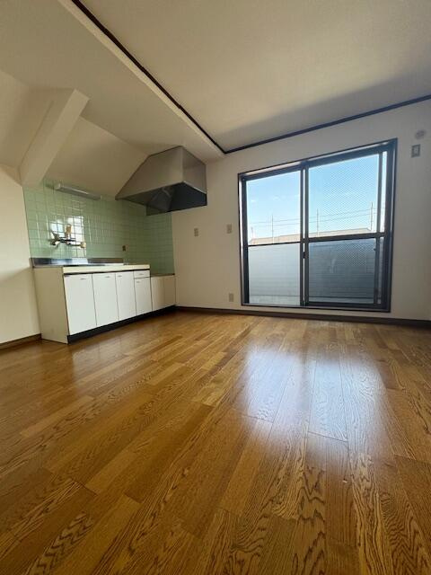 リラ・ピラミゼの居間・リビング