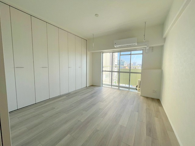 エバービューハイツの居間・リビング